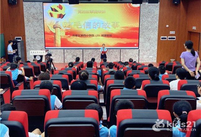 职场女性穿通勤装，通勤装怎样穿搭会更有范？